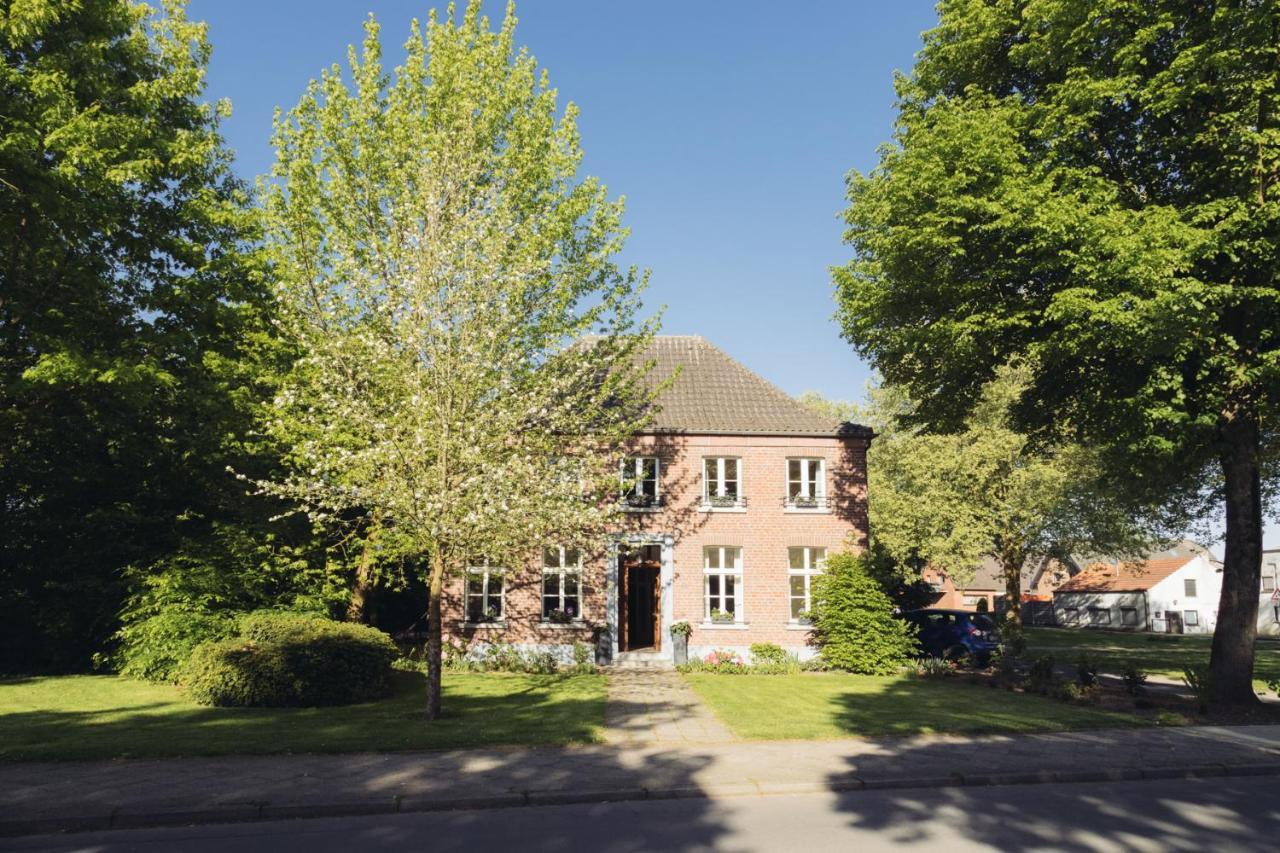 Altes Pfarrhaus Hotel Geldern Exterior photo